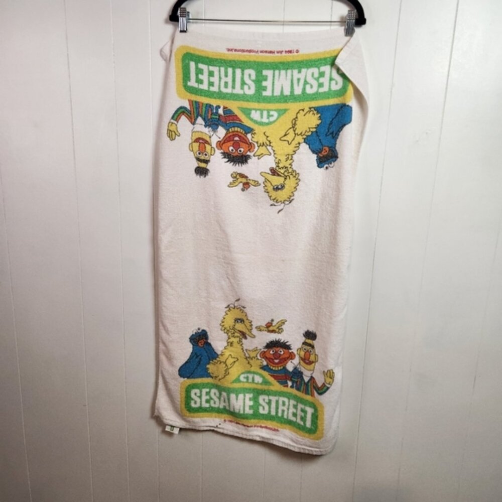 Vintage Sesame Street Beach Bath Towel Big Bird Ernie Bert Cookie 21x40 Kids 90s